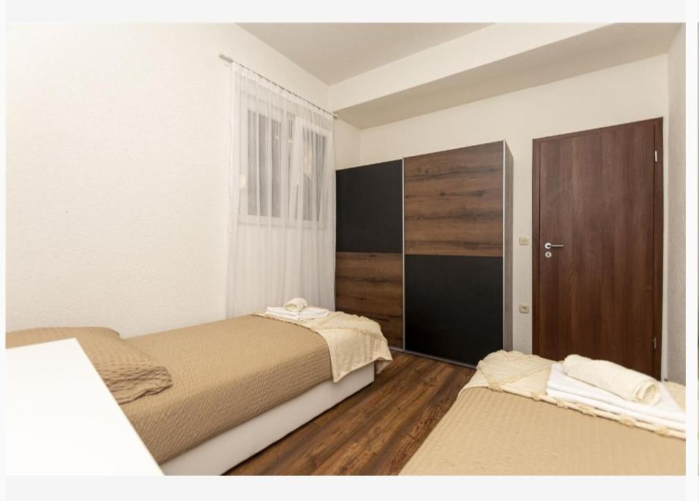Apartment Filip Jesenice (Split-Dalmatia)