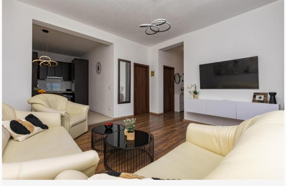 Apartment Filip Jesenice (Split-Dalmatia)